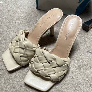 Marc fisher cute beige heels size 6.5